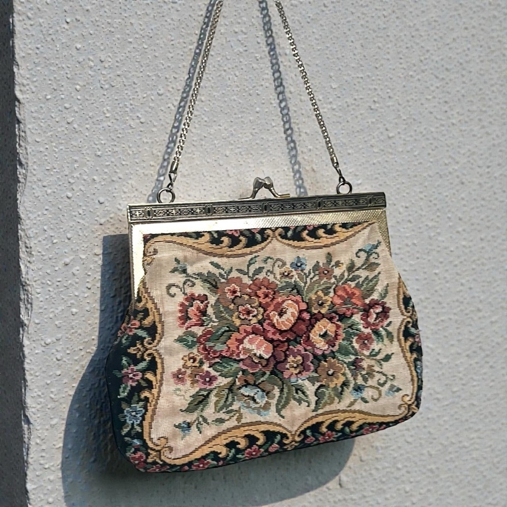 Vintage Floral Tapestry Purse ✧ Gold Frame Chain Handbag